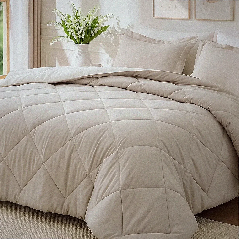 Reversible bedding comforter sets